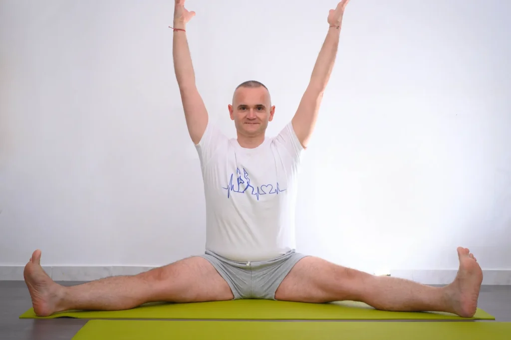 Gerinc fókuszú Iyengar jógagyakorlás